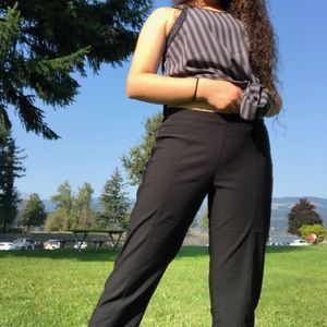 Simple Vera Wang Capri Slacks